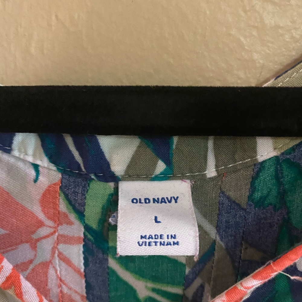 Old Navy Tropical Floral Shirt - Picture 2 of 2